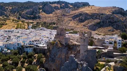 7 самых красивых деревень Кордовы на Нефтяном зеленом маршруте