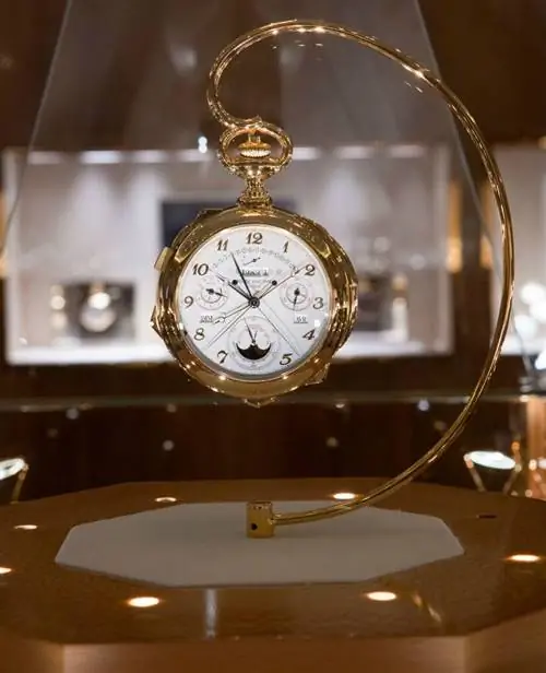 Фрагмент исторических часов в музее Patek Philippe.