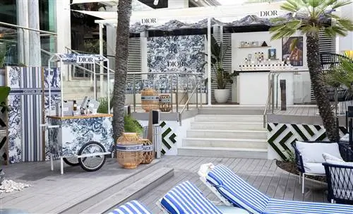 Всплывающее окно Dioriviera в курортном отеле Puente Romano Beach Resort Marbella