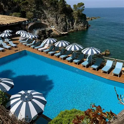 Hotel Mezzatorre Искья Италия