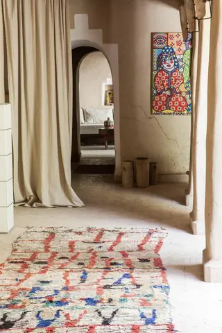 Вдали от проторенных путей в Марокко в маленьком городке под названием Тарудант Дар Захия приветствует вас в оазисе…