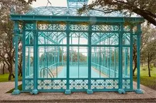 Этот загадочный дом в Сьерра-де-Гуадаррама окружают более 200 каменных дубов и 5000 м². Помимо его имени, как он называет…