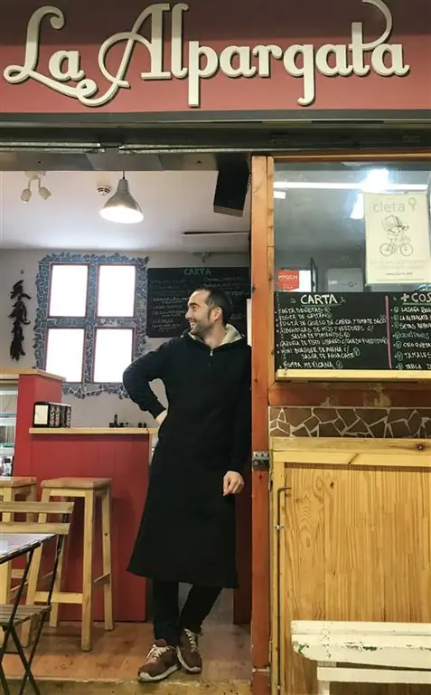 Хуан Аранго из веганского ларька La Alpargata.