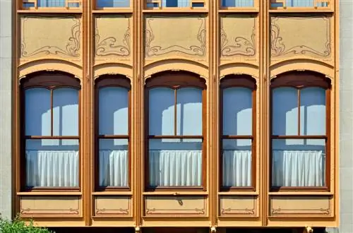 Цвет охры и открытые металлические конструкции отеля Van Eetvelde Виктора Орты были революционными.