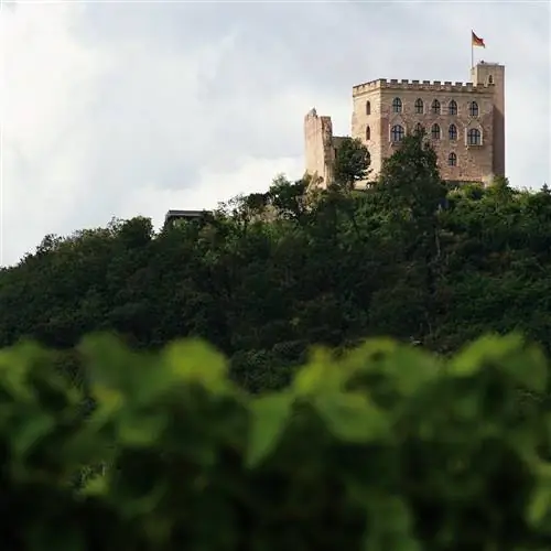 Внешний вид замка Hambach Германии.