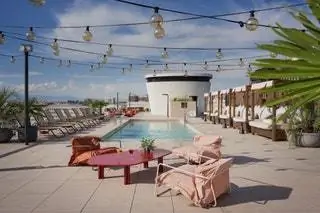 Бассейн Canopy by Hilton. Бассейн Canopy by Hilton.