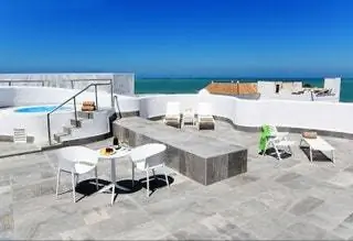 Отель Агаро