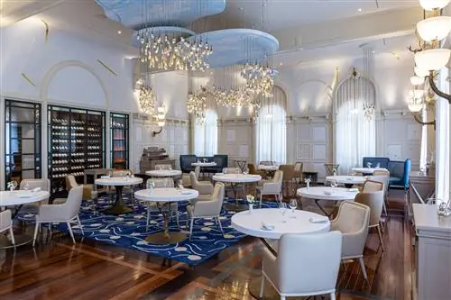 Табль де Пави Отель де Пави