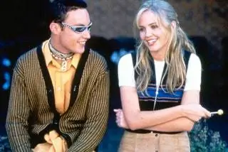 Лето проходило так. Близнецы Сладкой Долины Сердцеедки… тогда, может быть, вы бы вышли на улицу. Но…