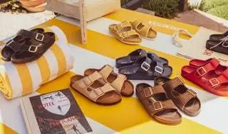 В магазине отеля есть модели сандалий Birkenstock, созданные Мари-Луиз специально для отеля…