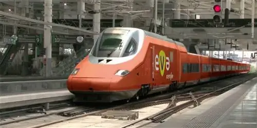 Ева - тысячелетний поезд Renfe, соединяющий Мадрид и Барселону