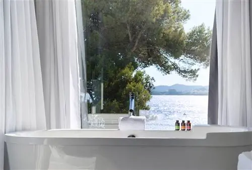 Ванна ME Suite с видом на море ME Ibiza