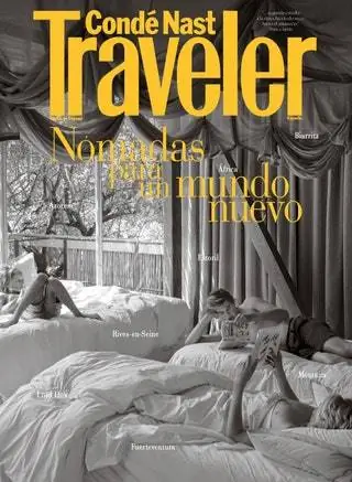 На обложке № 142 черно-белой фотографии Cond Nast Traveller Spain три человека лежат на своих кроватях…