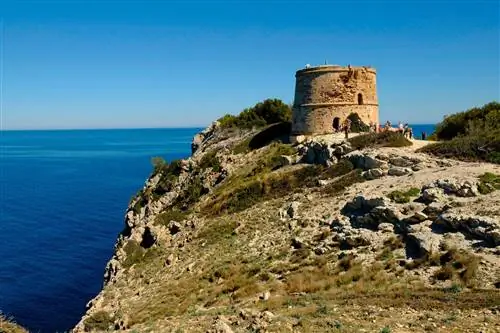 Torre de Albarca или des Matzocs в природном парке полуострова Льевант.