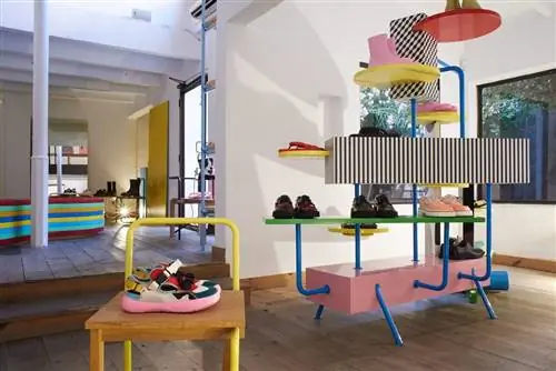 Всплывающий интерьер магазина Camperlab в Пальма-де-Майорка.