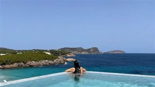 Bless Hotel Ibiza: гедонизм, изысканная кухня и лучший «инфинити-бассейн» на острове