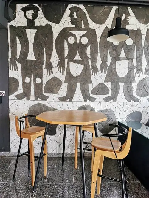 Фреска Луиса Сеоана в Taberna de Sargadelos.