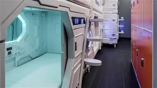 Капсулы научной фантастики в самом футуристическом хостеле Мадрида