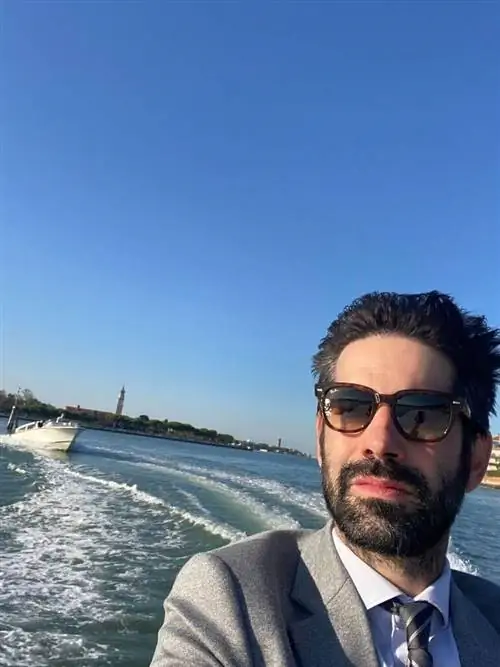 Альберто Морено, руководитель отдела содержания Vanity Fair Spain в Венеции