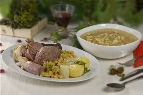 Эскуделья - это главное каталонское блюдо.