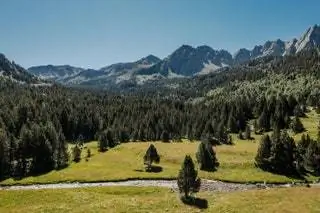 Но если что-то и является частью ДНК Андорры, так это ее охраняемые территории, ее природные парки. В самых высоких долинах…