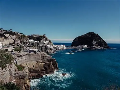 Прочида и Искья