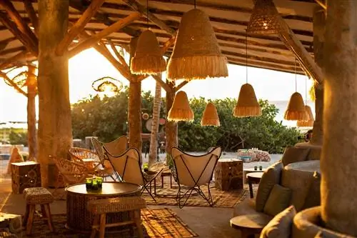 Материалы для Palmaia The House of AïA получены из местных источников.