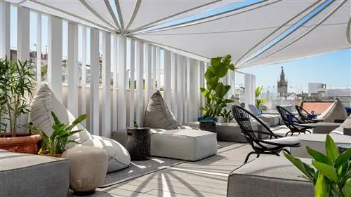 Исключительный отель на исключительной площади (площадь Магдалены в Севилье)