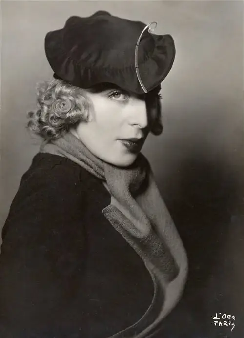 Художница Тамара де Лемпицка в шляпе Rose Descat, 1933 год.