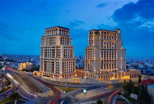 Башни нового отеля The RitzCarlton Amman.