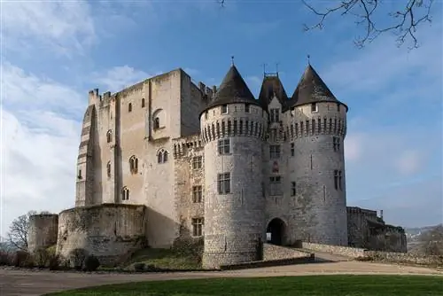 Средневековый замок в NogentleRotrou в регионе Perche Normandy