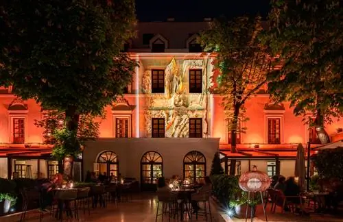 Работает отель Hyperflow Palace of the Dukes Gran Meli