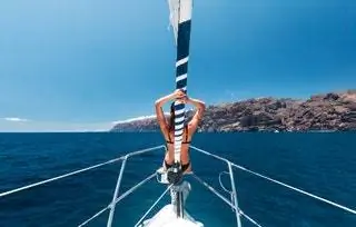 морякам