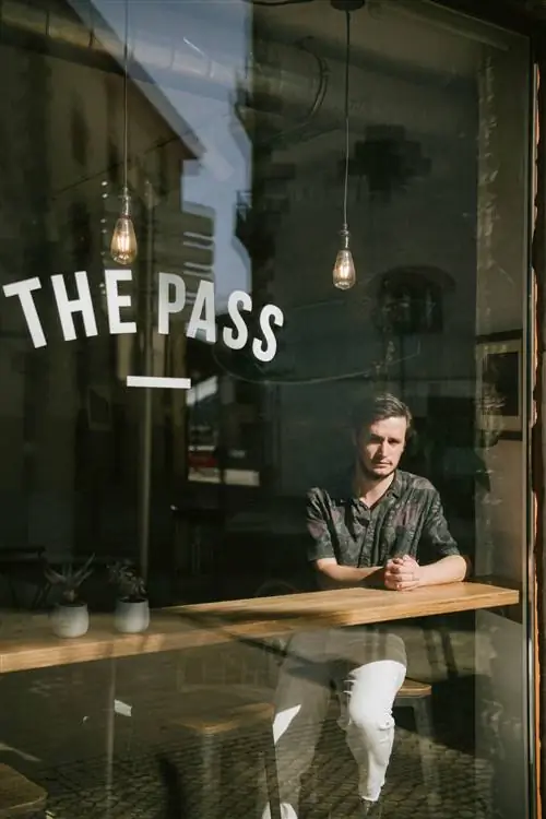 The Pass - независимый магазин модной одежды и серфинга.