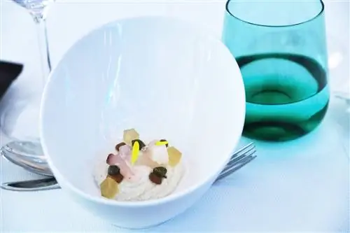 Меню V Centenario Mazamorra с сушеным морским окунем.