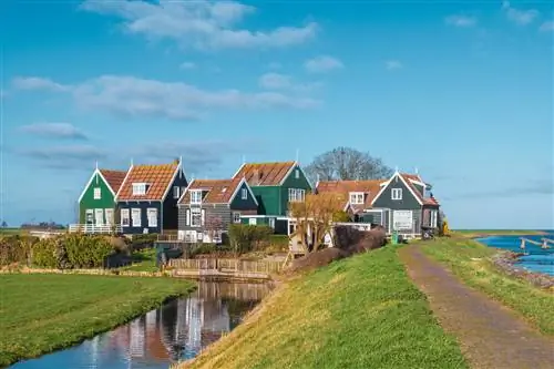 Цветные домики Маркена Нидерланды.