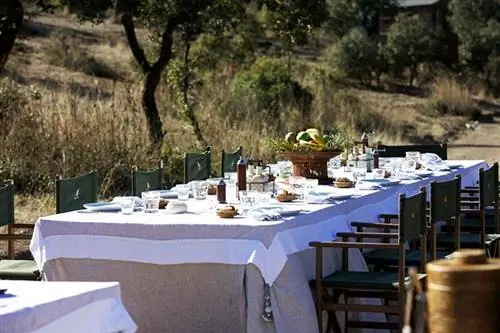 Обед в сельской местности в Ла-Нава-дель-Барранко.