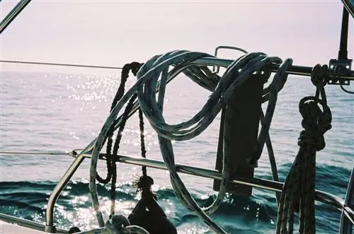 Через Средиземное море на паруснике Barefoot от This is Med