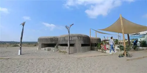 Стена пролива, когда бункеры завоевали Кадис