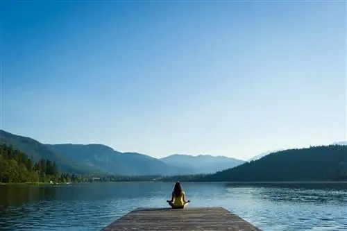 Отключитесь от «мира», чтобы соединиться с самим собой.