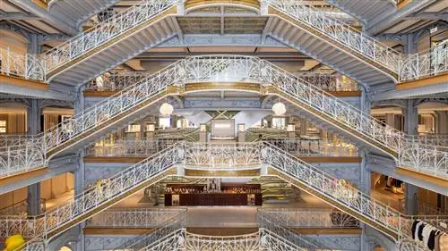 Снова открывается La Samaritaine, самый красивый универмаг Парижа