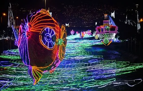 Рождественское освещение в Медельине