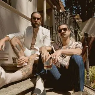 Эстетика, сопровождающая сцены «Коза Ностры», воплощена в The Mob, новой коллекции очков от фирмы…