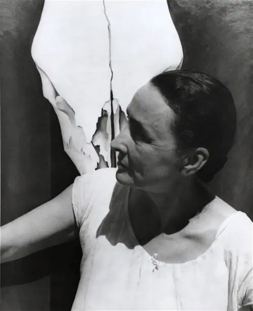 Цветы, черепа и равнины Джорджия OKeeffe прибывает в Мадрид