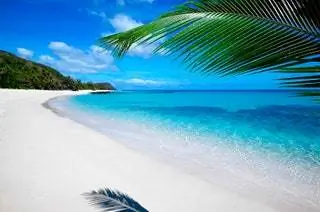 Остров Нануйя-Леву «Голубое озеро»