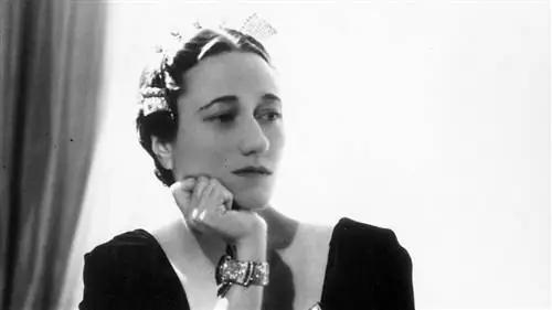 Как вы относитесь к браслету Wallis Simpson (и другим дизайнерским украшениям)?