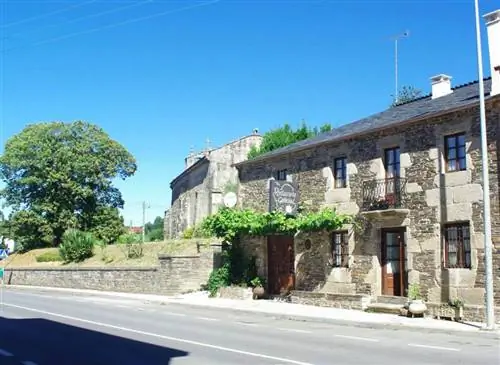 Знаменитая лоза, дающая доступ к ресторану Galicia.