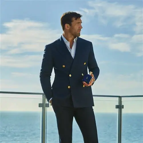 Люк Рокхолд является глобальным послом Polo Blue.