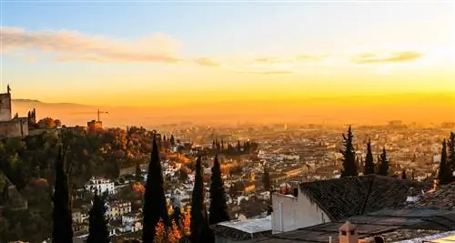 Закат над Альгамброй в Гранаде - самый красивый в Испании.