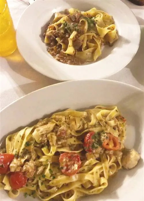 Вкуснейшие блюда из пасты в Trattoria Clementina.